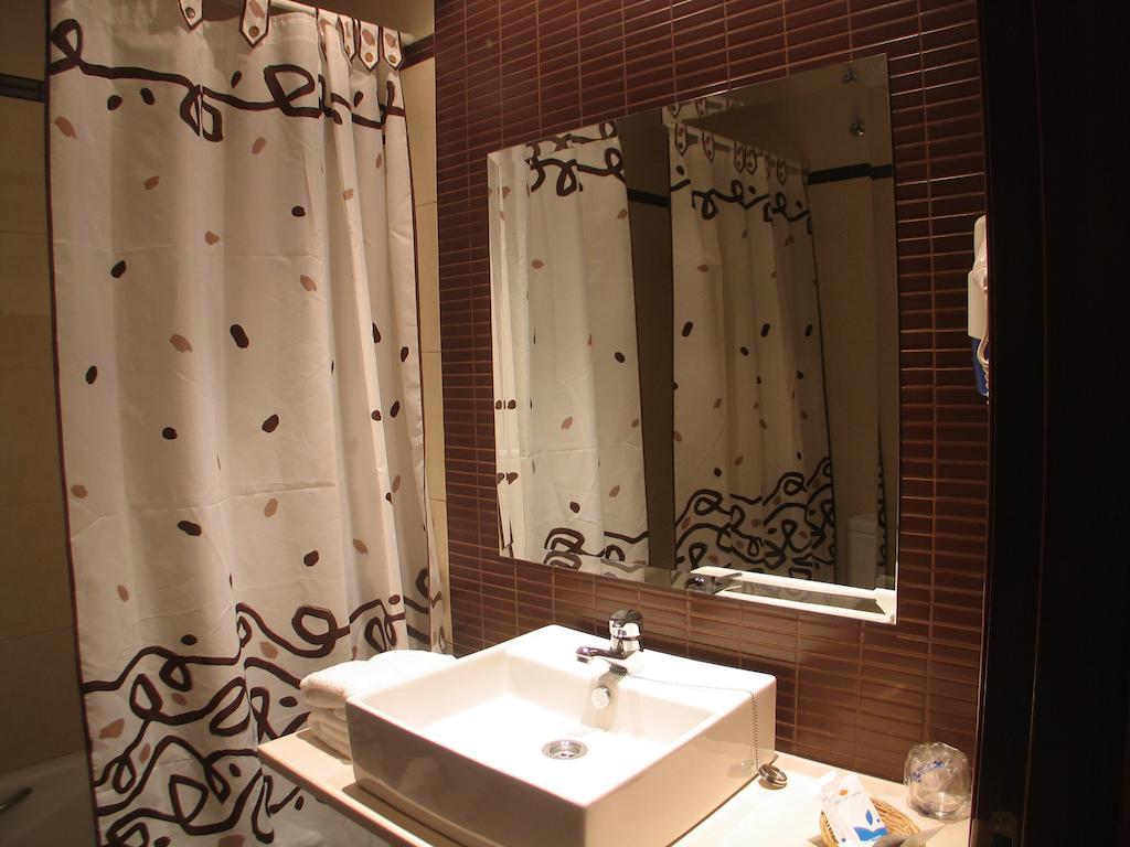 Hotel San Cristobal Coria Chambre photo