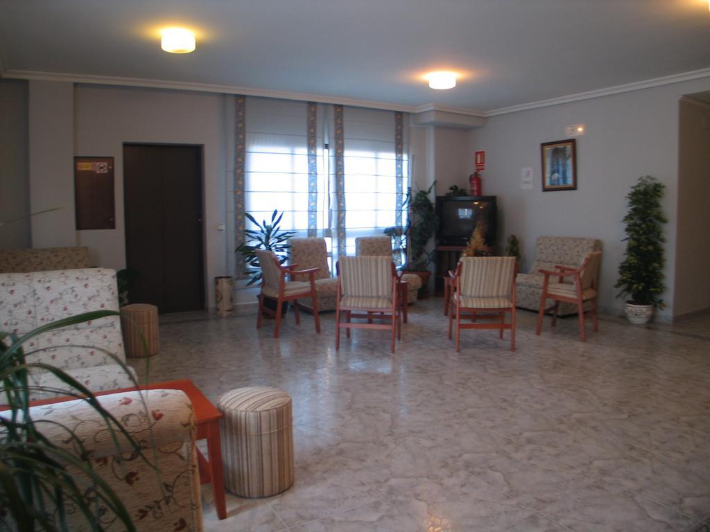 Hotel San Cristobal Coria Extérieur photo