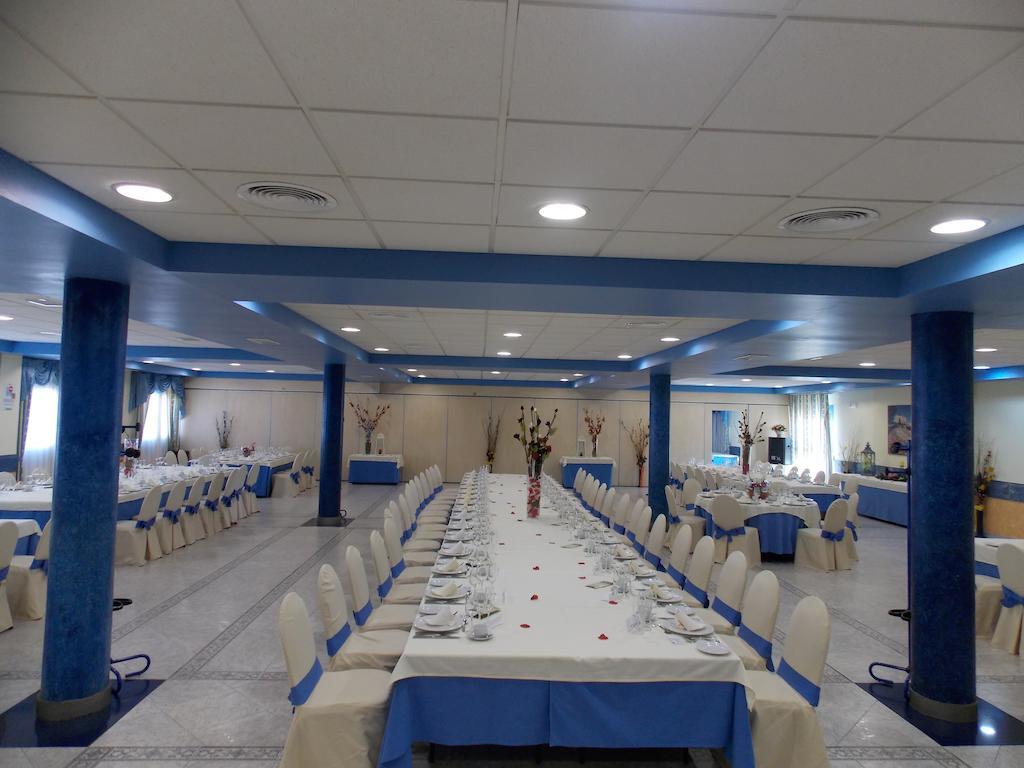 Hotel San Cristobal Coria Extérieur photo