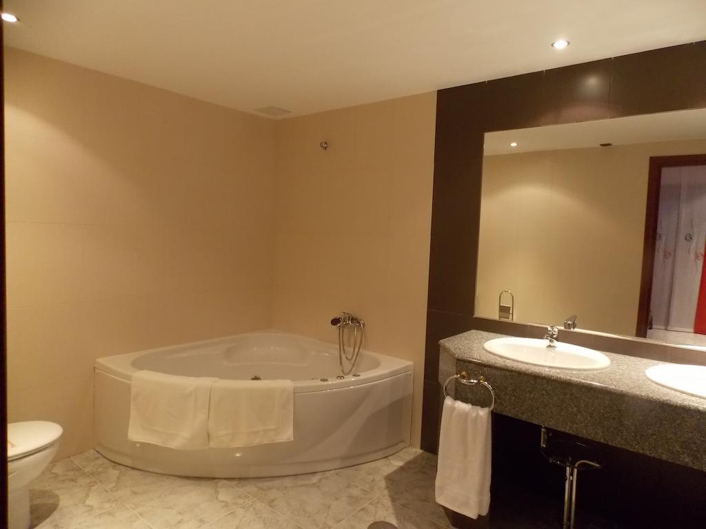 Hotel San Cristobal Coria Chambre photo