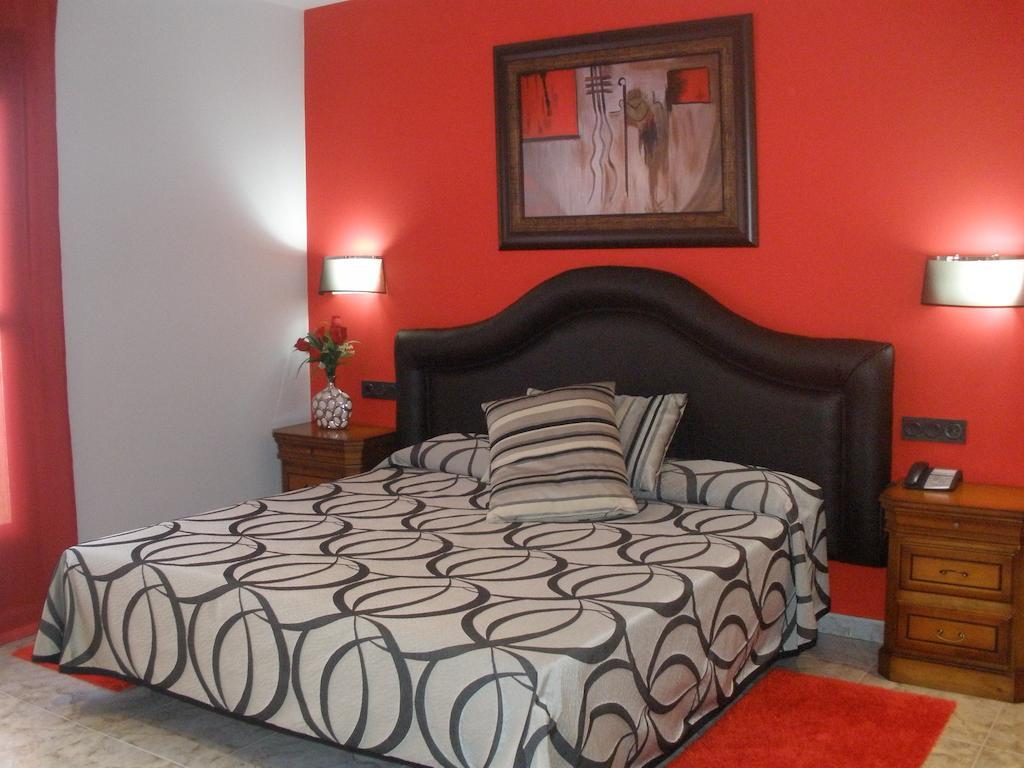 Hotel San Cristobal Coria Chambre photo